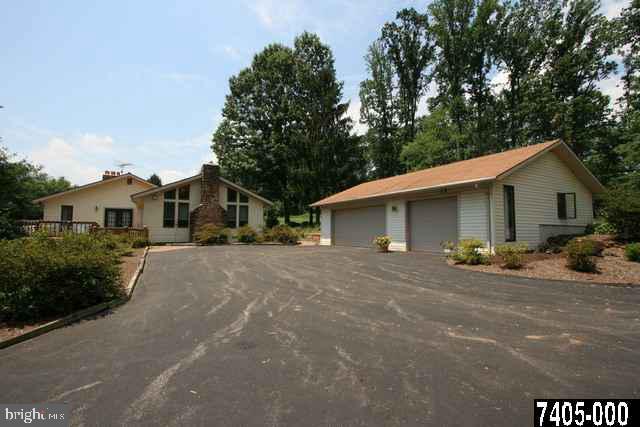 10495 Enfield Road Felton, PA 17322 - Photo 4 of 25 Gallery Image 4