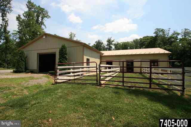 10495 Enfield Road Felton, PA 17322 - Photo 5 of 25 Gallery Image 5
