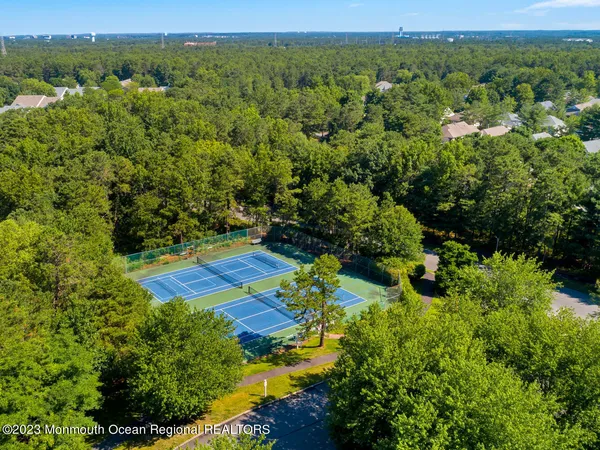 $420,000 | 8 April Springs Court, Lakewood, NJ 08701
