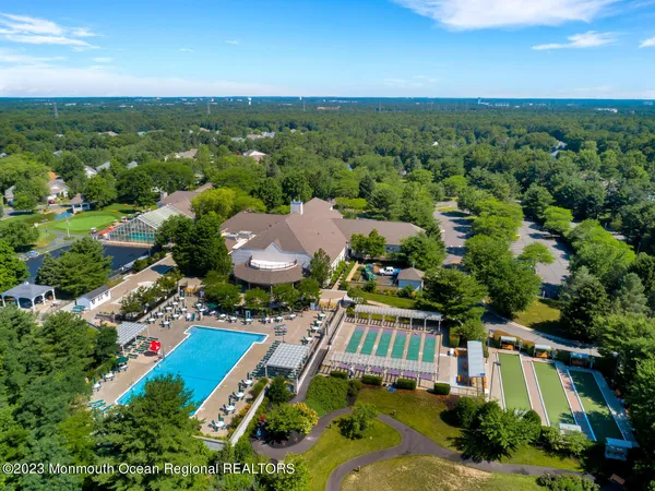 $420,000 | 8 April Springs Court, Lakewood, NJ 08701
