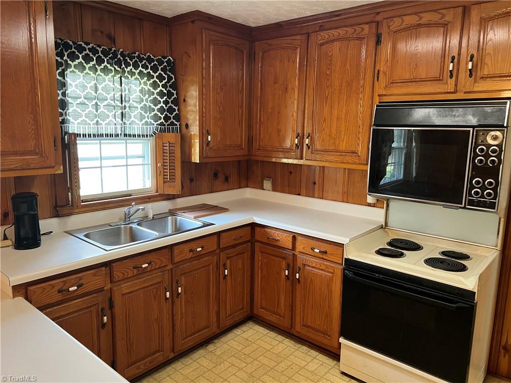 2183 Rowe Road Lexington, NC 27295 - Photo 13 of 42