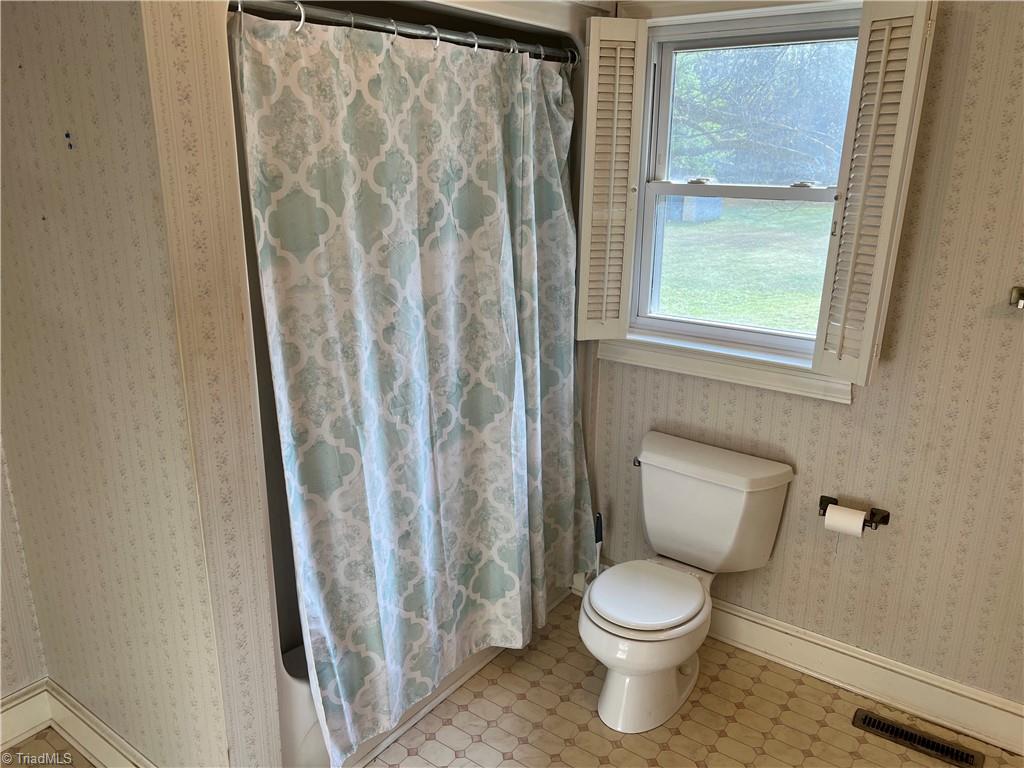 2183 Rowe Road Lexington, NC 27295 - Photo 33 of 42 Primary bathroom shower.