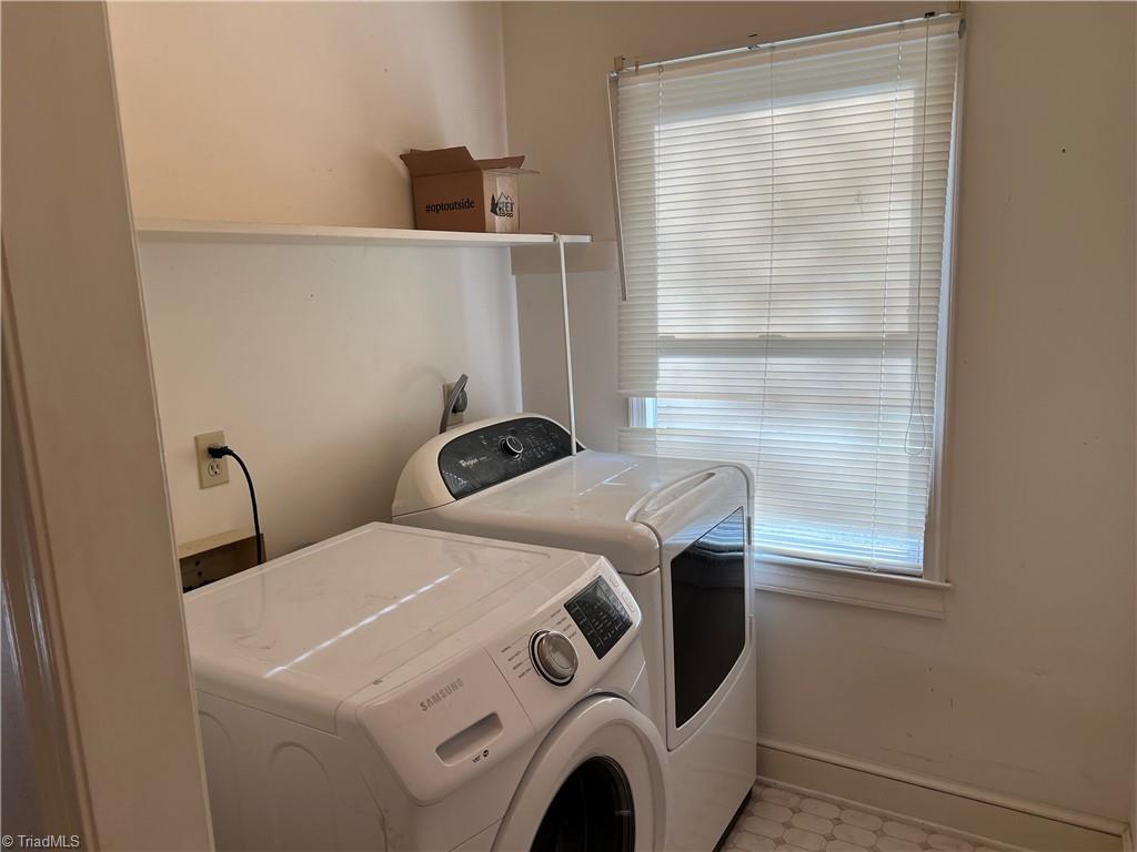 2183 Rowe Road Lexington, NC 27295 - Photo 34 of 42 Laundry room