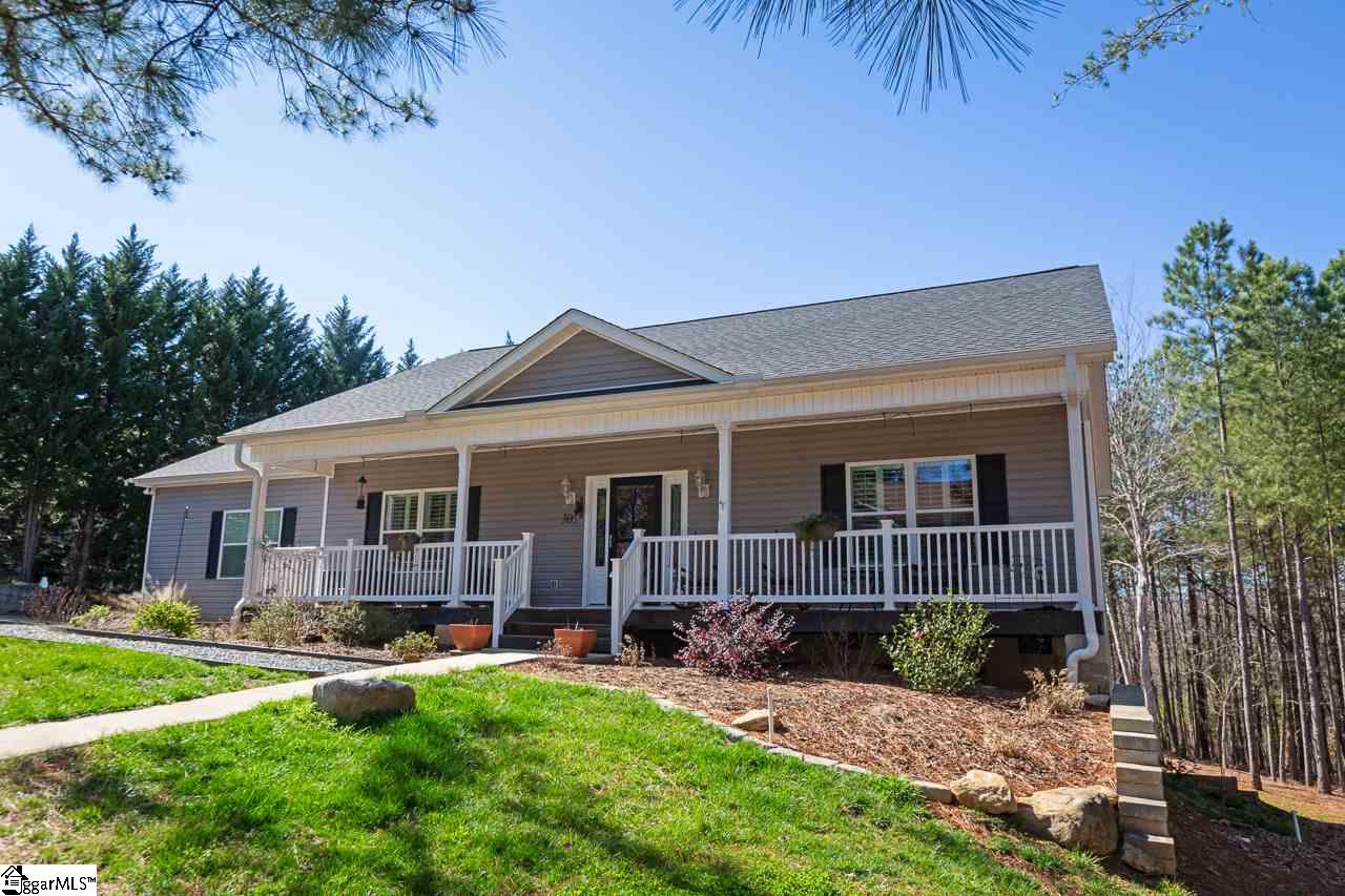 305 Packridge Road Taylors, SC 29687 - Photo 3 of 33