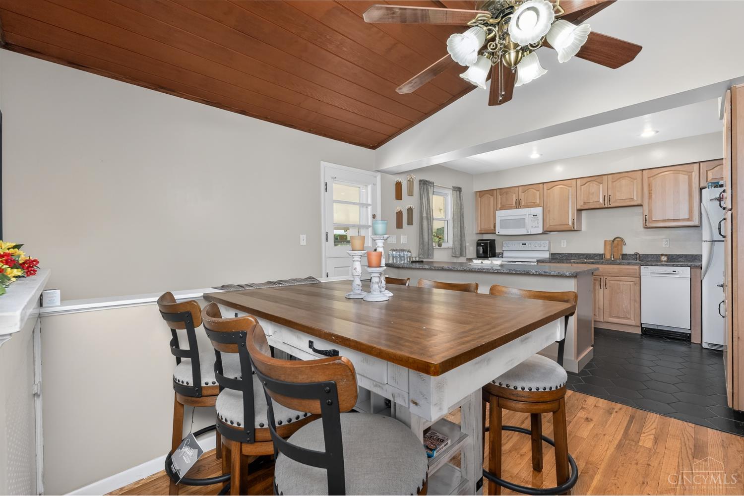 7255 Bridges Road Cincinnati, OH 45230 - Photo 15 of 31