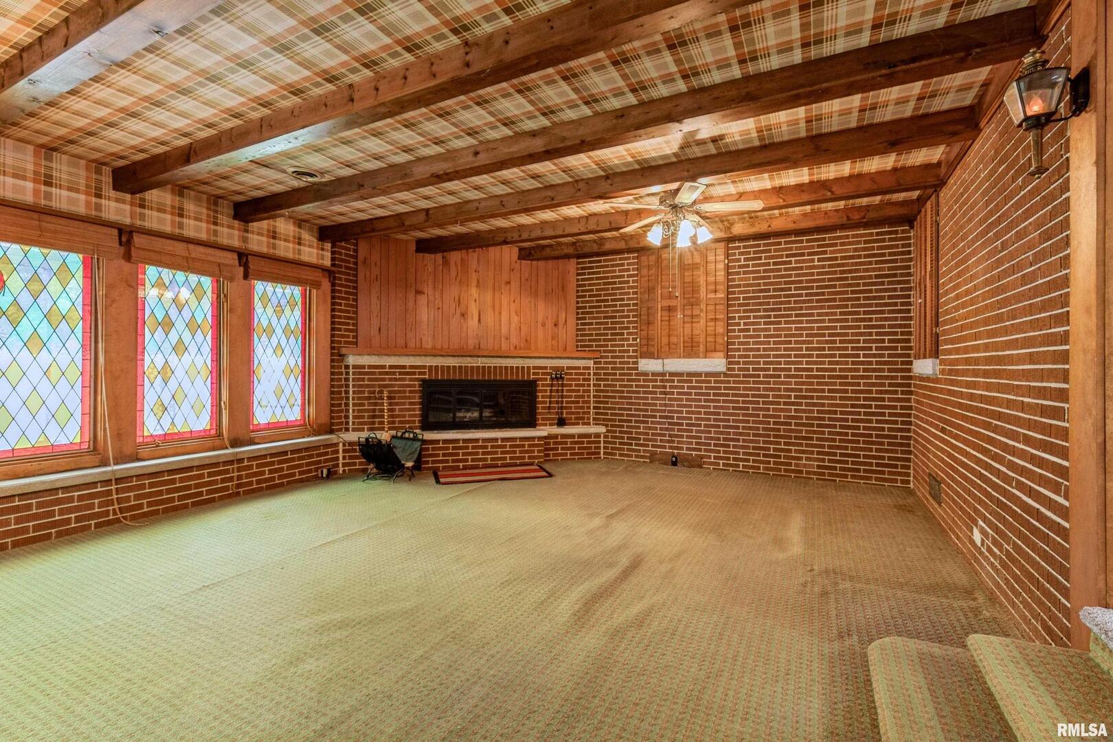 1136 Bobetta Court Clinton, IA 52732 - Photo 9 of 28