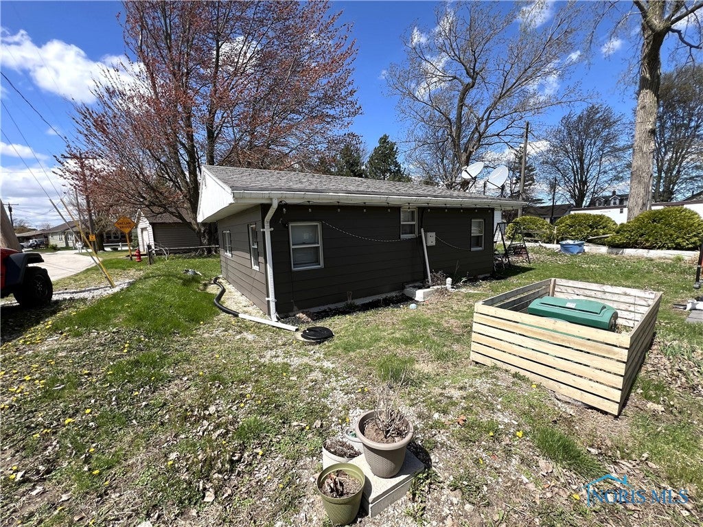 10119 West Locust Point Road Oak Harbor, OH 43449 - Photo 3 of 20 Gallery Image 3