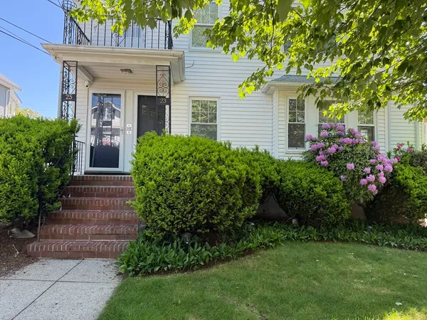 $3,200 | 23 Stearns Road, Unit 1, Watertown, MA 02472