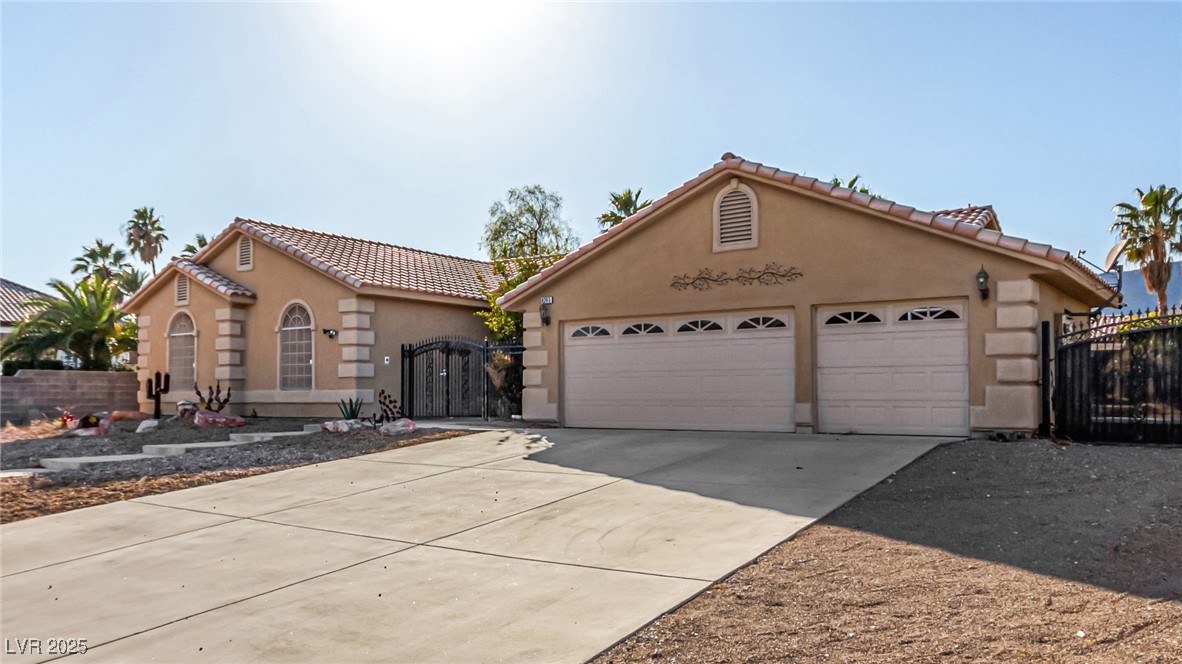 4245 North Campbell Road Las Vegas, NV 89129 - Photo 3 of 52