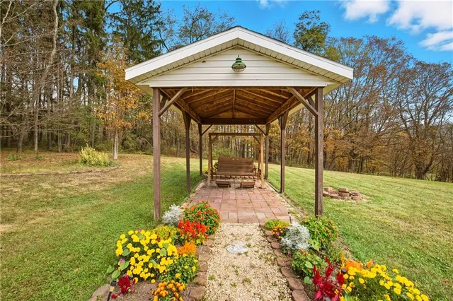 a view of an ocean from a yard
