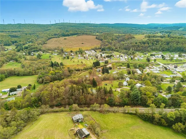 $165,000 | 475 Lincoln St Extension Summit, Meyersdale, PA 15552