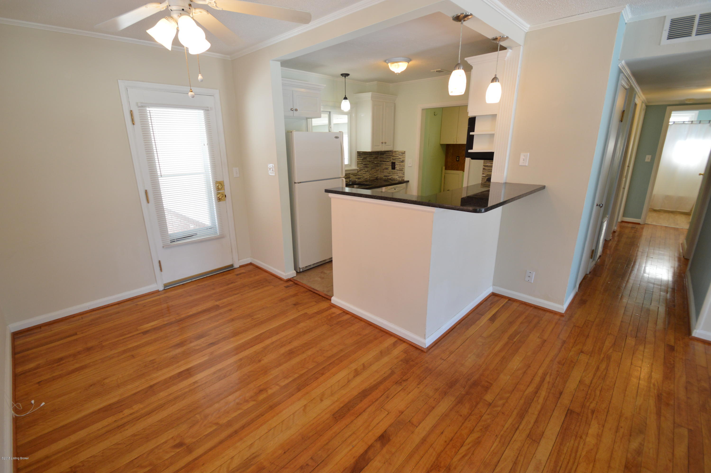 3902 Alton Road Louisville, KY 40207 - Photo 9 of 29 DSC_0004