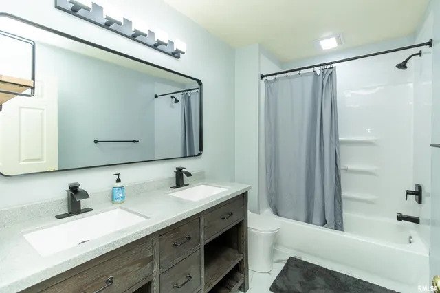 $254,900 | 3114 North Elmcroft Terrace, Peoria, IL 61604