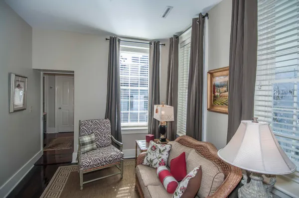 $5,500 | 31 Wentworth Street, Charleston, SC 29401