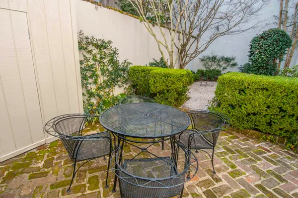 $5,500 | 31 Wentworth Street, Charleston, SC 29401