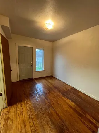 $180,000 | 300 Ave E Northwest, Childress, TX 79201
