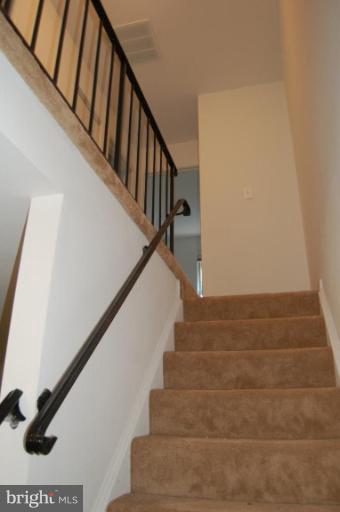 69 Kinsman View Circle Silver Spring, MD 20901 - Photo 7 of 12 a view of entryway