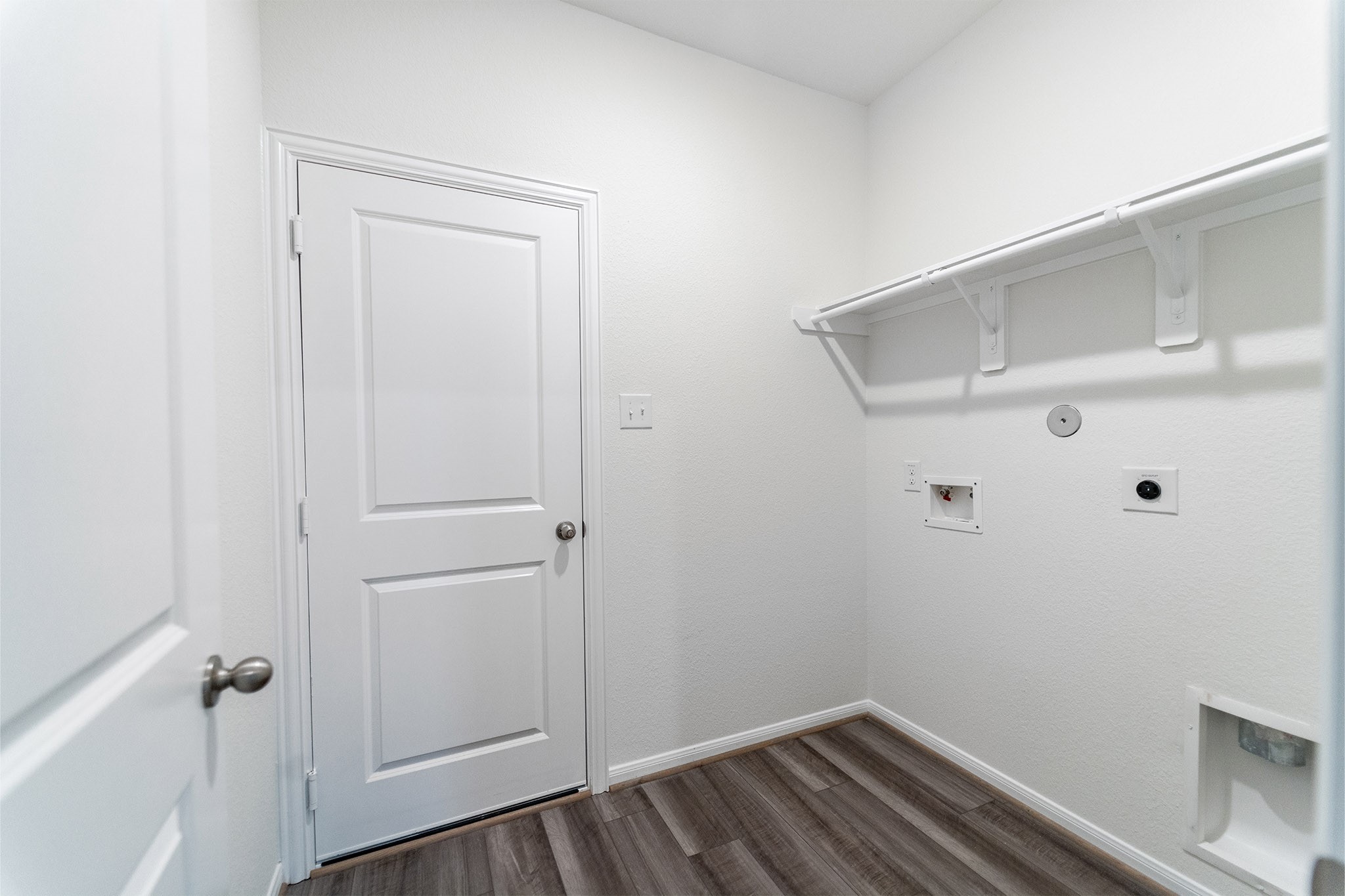 3527 Prairie Rose Trail Angleton, TX 77515 - Photo 18 of 19 a view of small space with racks on the wall