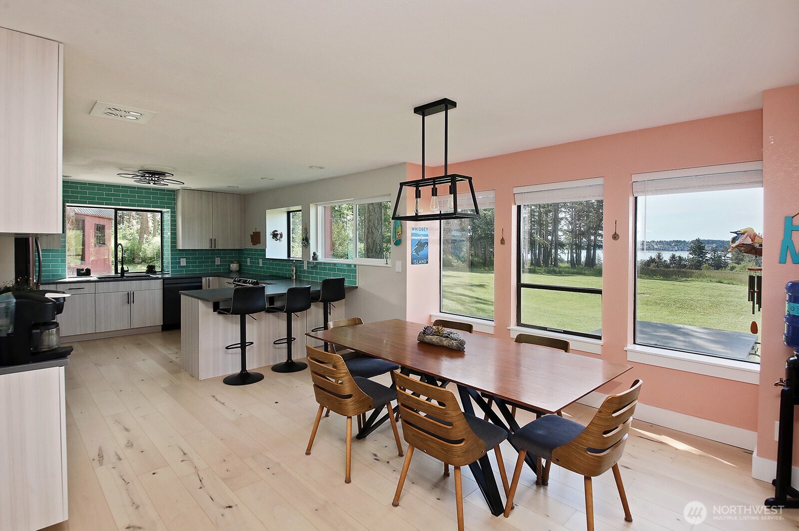 1261 Arnold Road Oak Harbor, WA 98277 - Photo 6 of 40 Gallery Image 6