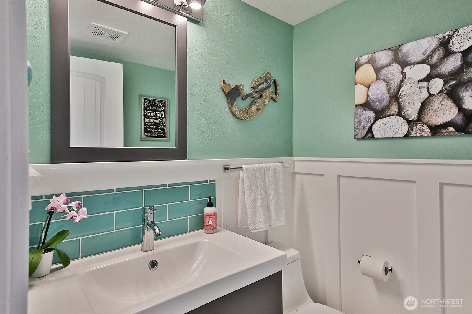 1261 Arnold Road Oak Harbor, WA 98277 - Photo 10 of 40 Gallery Image 10