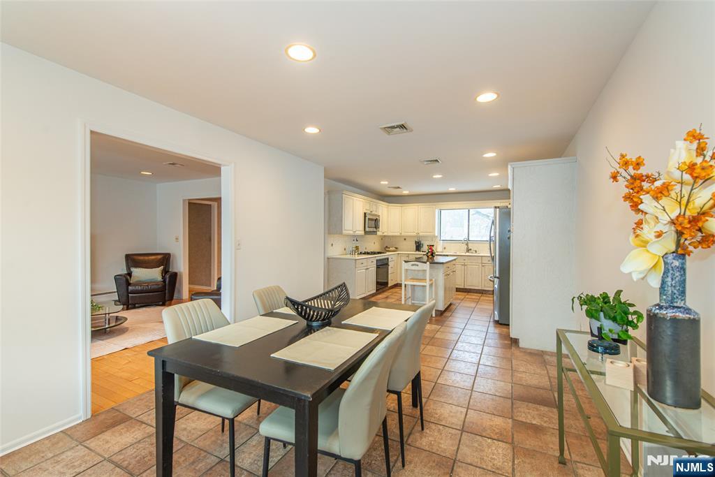 36 Yellow Brick Road Wayne, NJ 07470 - Photo 12 of 44