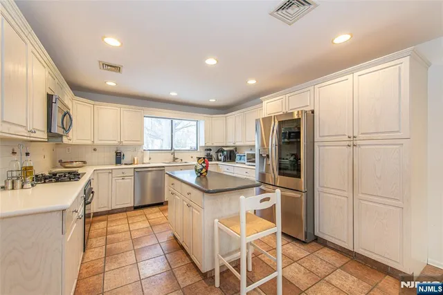 $999,000 | 36 Yellow Brick Road, Wayne, NJ 07470