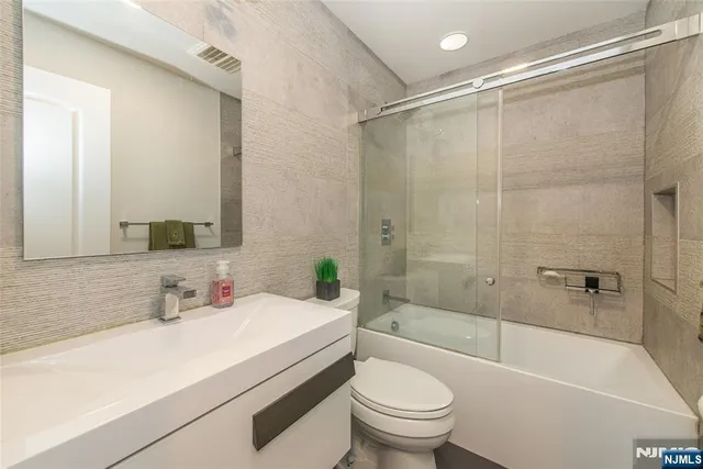 $999,000 | 36 Yellow Brick Road, Wayne, NJ 07470