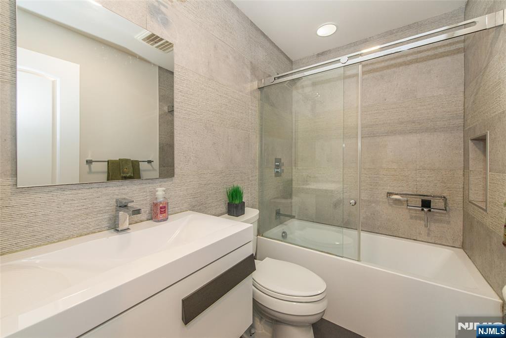 36 Yellow Brick Road Wayne, NJ 07470 - Photo 29 of 44