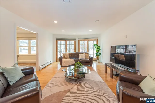 $999,000 | 36 Yellow Brick Road, Wayne, NJ 07470