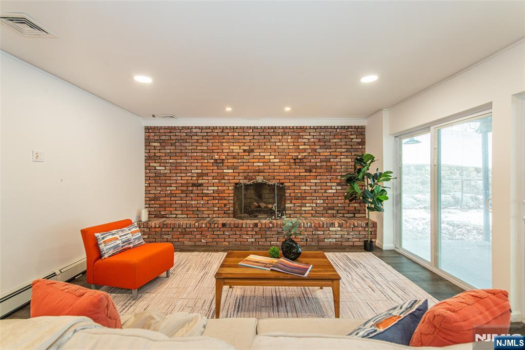 36 Yellow Brick Road Wayne, NJ 07470 - Photo 9 of 44