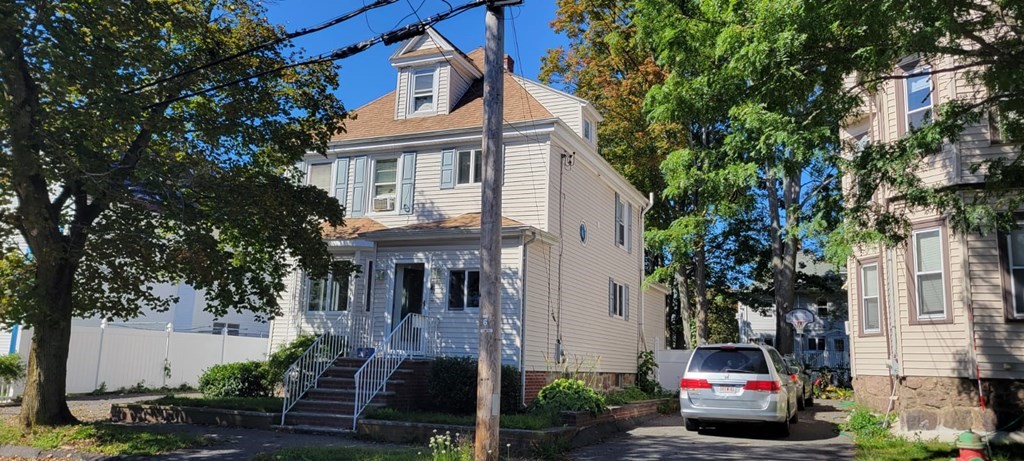 11 Jackson Street Saugus, MA 01906 - Photo 2 of 22