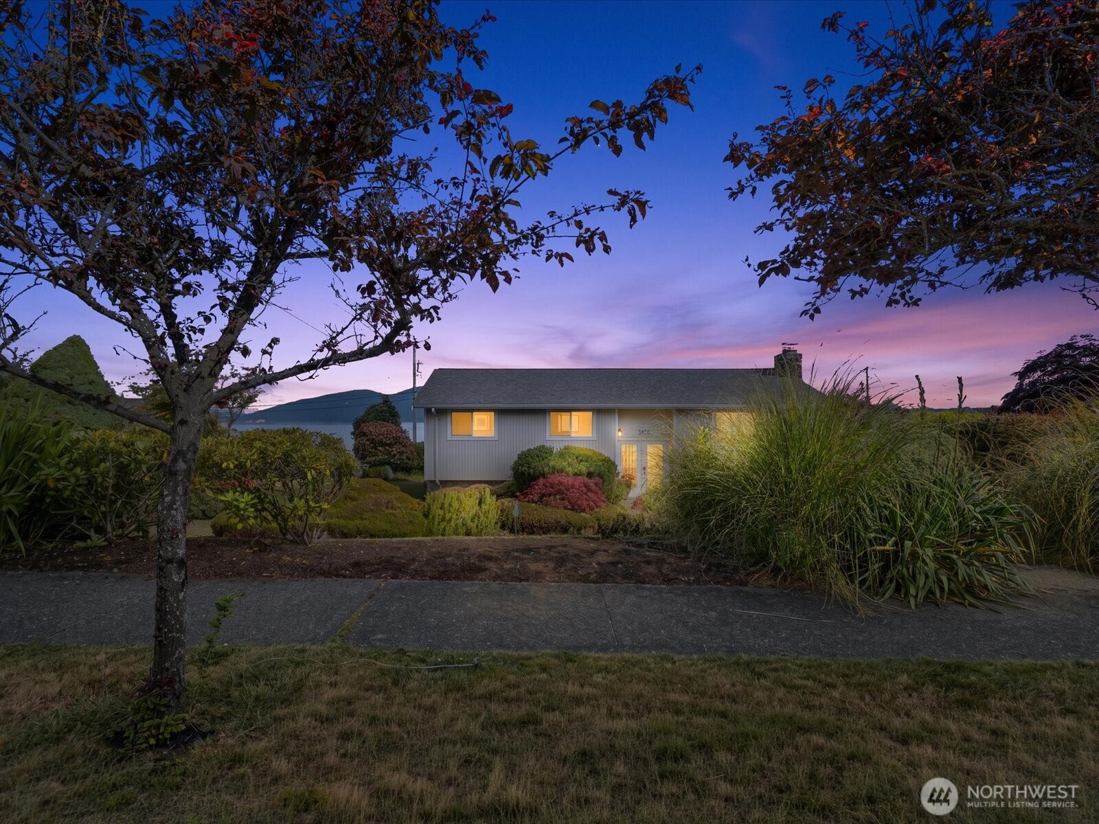3420 West 3rd Street Anacortes, WA 98221 - Photo 3 of 40