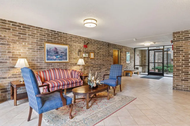 $128,000 | 2230 Midland Grove Road, Unit 208, Roseville, MN 55113