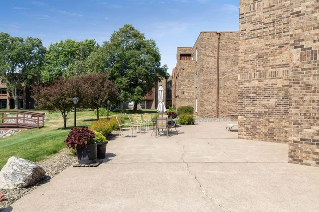 $128,000 | 2230 Midland Grove Road, Unit 208, Roseville, MN 55113