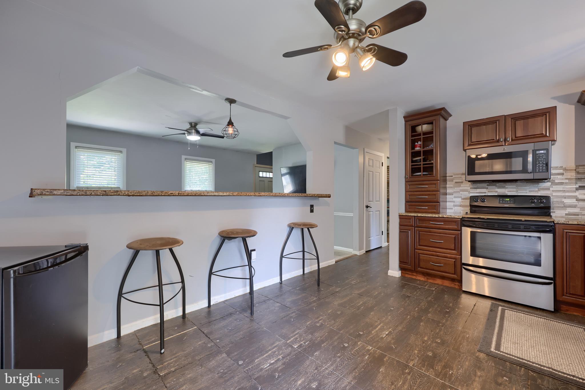358 Delp Road Lancaster, PA 17601 - Photo 26 of 42 Breakfast Bar