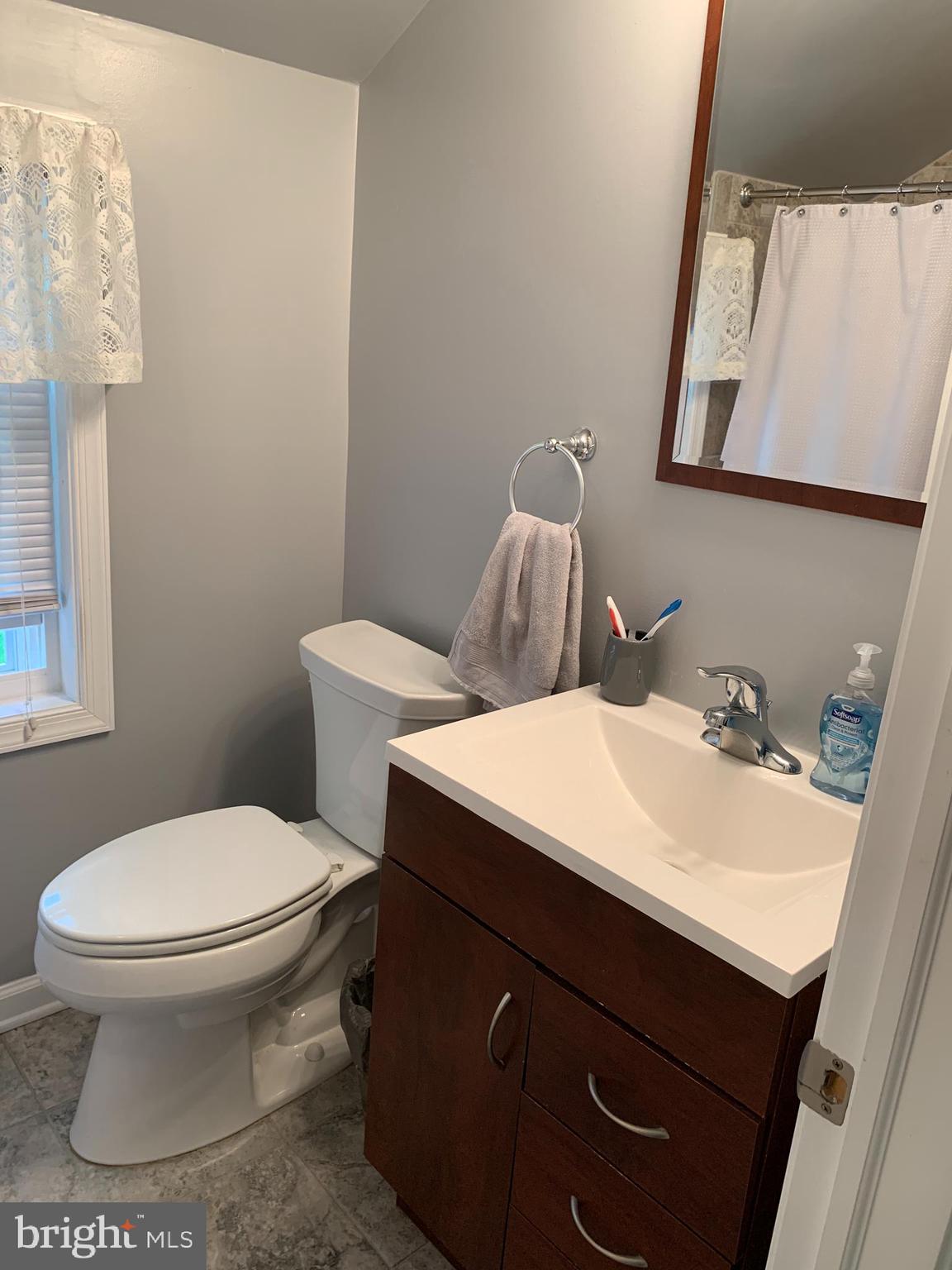 124 Rambling Way Springfield, PA 19064 - Photo 23 of 35 Updated Full Bath