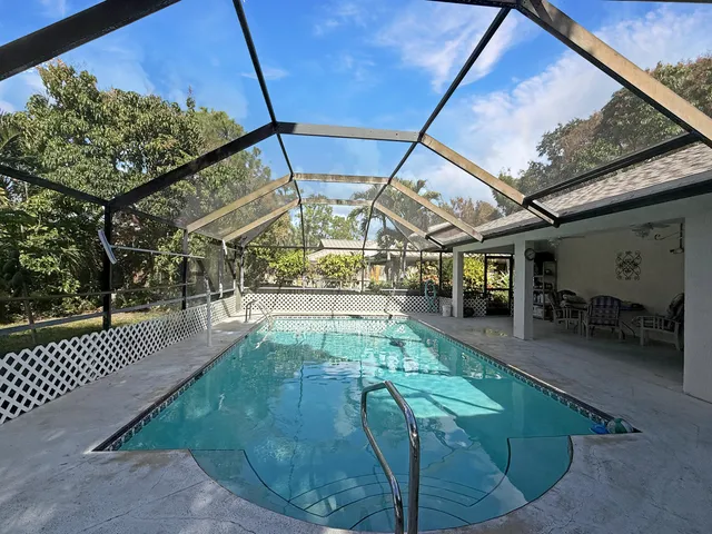 $599,999 | 541 Azure Avenue, Wellington, FL 33414