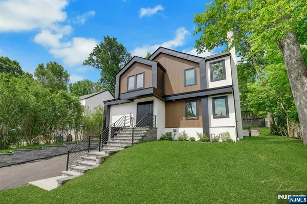 $1,649,000 | 279 Jefferson Avenue, Cresskill, NJ 07626