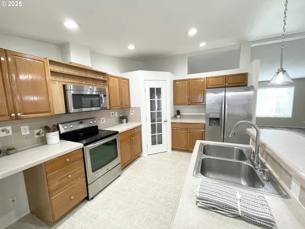 $650,000 | 4455 Blueberry Lane Northeast, Salem, OR 97305