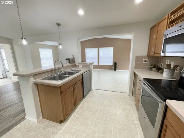 $650,000 | 4455 Blueberry Lane Northeast, Salem, OR 97305