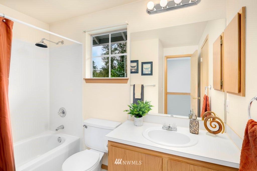10932 Southeast 170th Street Renton, WA 98055 - Photo 13 of 23 Gallery Image 13