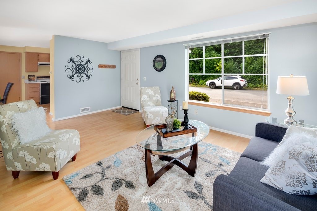 10932 Southeast 170th Street Renton, WA 98055 - Photo 3 of 23 Gallery Image 3