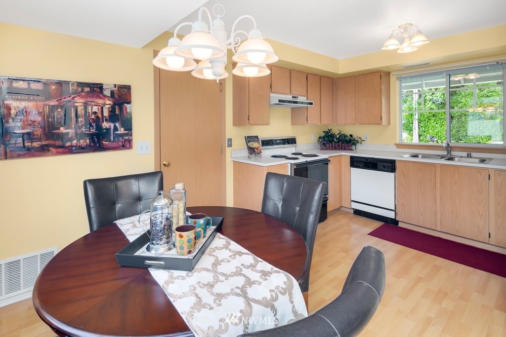 10932 Southeast 170th Street Renton, WA 98055 - Photo 6 of 23 Gallery Image 6