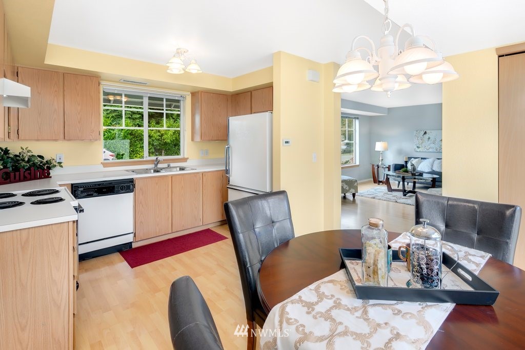 10932 Southeast 170th Street Renton, WA 98055 - Photo 9 of 23 Gallery Image 9