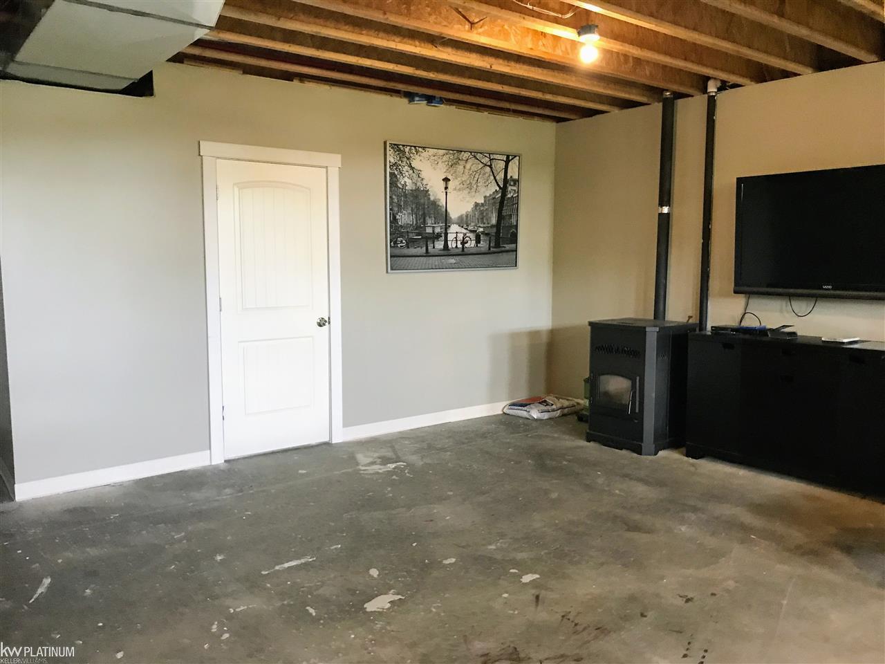 13447 Hunt Road Memphis, MI 48041 - Photo 33 of 38 Just needs Flooring