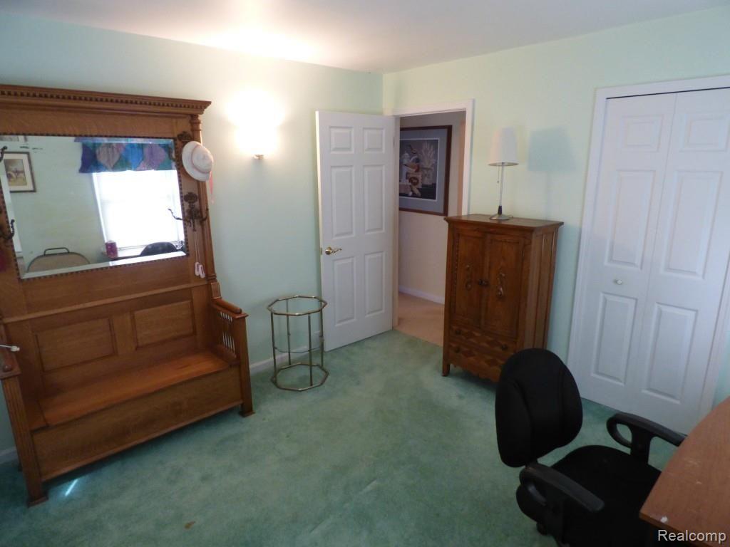 5864 Dellor Road Belleville, MI 48111 - Photo 22 of 32 P1140183.jpg