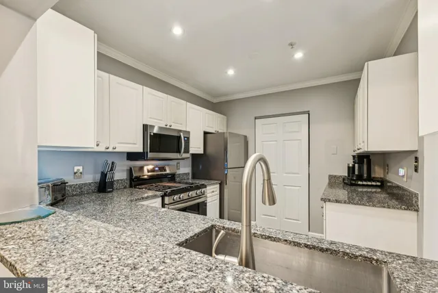 $399,900 | 20311 Beechwood Terrace, Unit 103, Ashburn, VA 20147