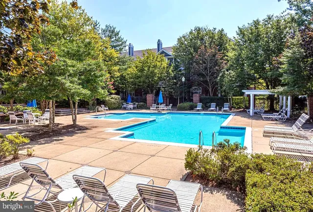 $399,900 | 20311 Beechwood Terrace, Unit 103, Ashburn, VA 20147