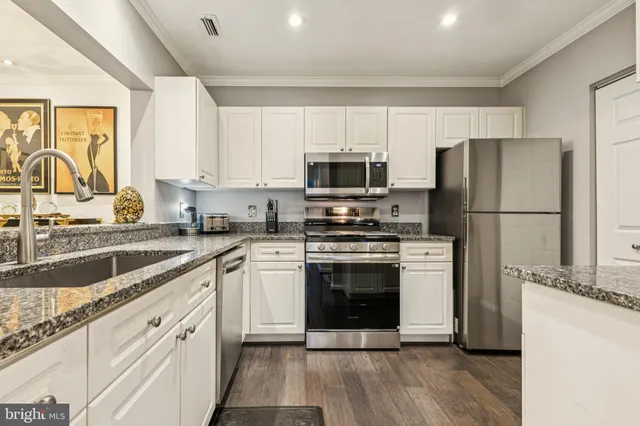 $399,900 | 20311 Beechwood Terrace, Unit 103, Ashburn, VA 20147