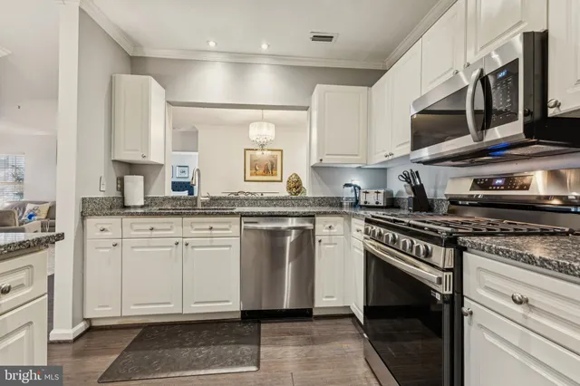 $399,900 | 20311 Beechwood Terrace, Unit 103, Ashburn, VA 20147